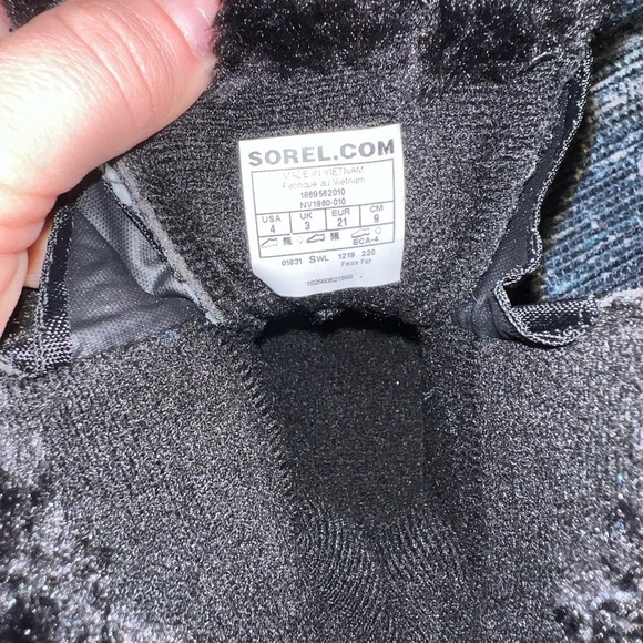 Sorel Black Winter commander Boots - Picture 7 of 10